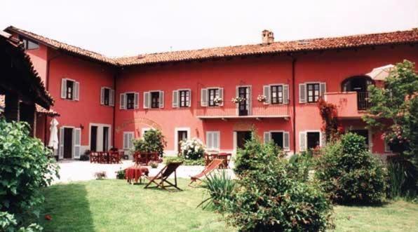 Agriturismo Il Gioco Dell'Oca Бароло Екстериор снимка