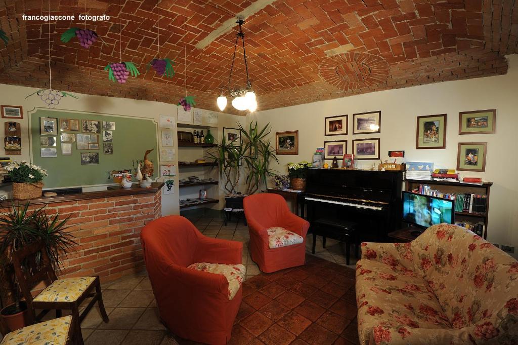 Agriturismo Il Gioco Dell'Oca Бароло Екстериор снимка